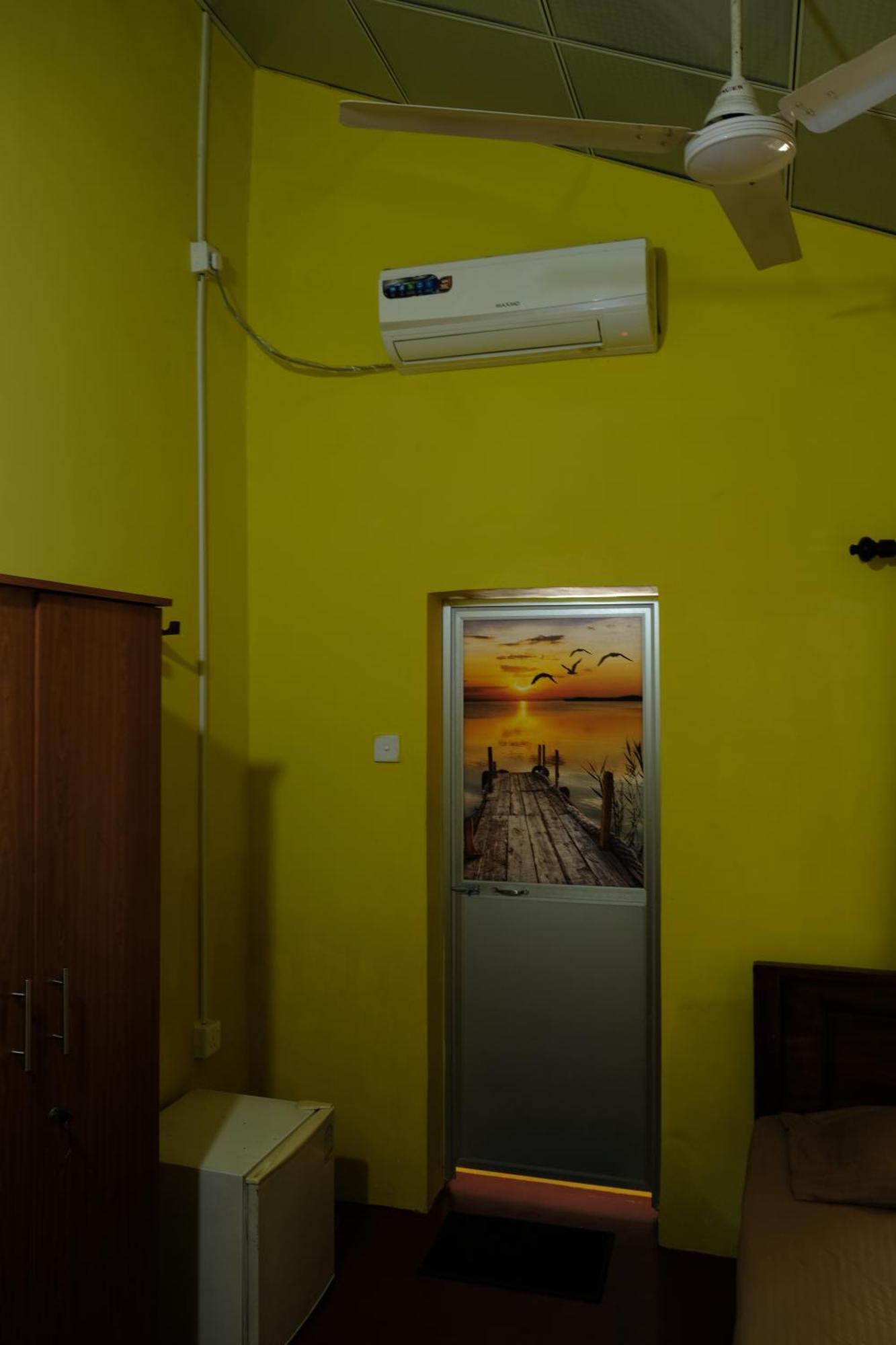 טנגלה Menaka Homestay מראה חיצוני תמונה