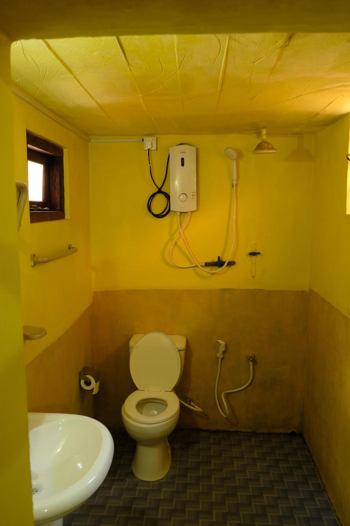 טנגלה Menaka Homestay מראה חיצוני תמונה