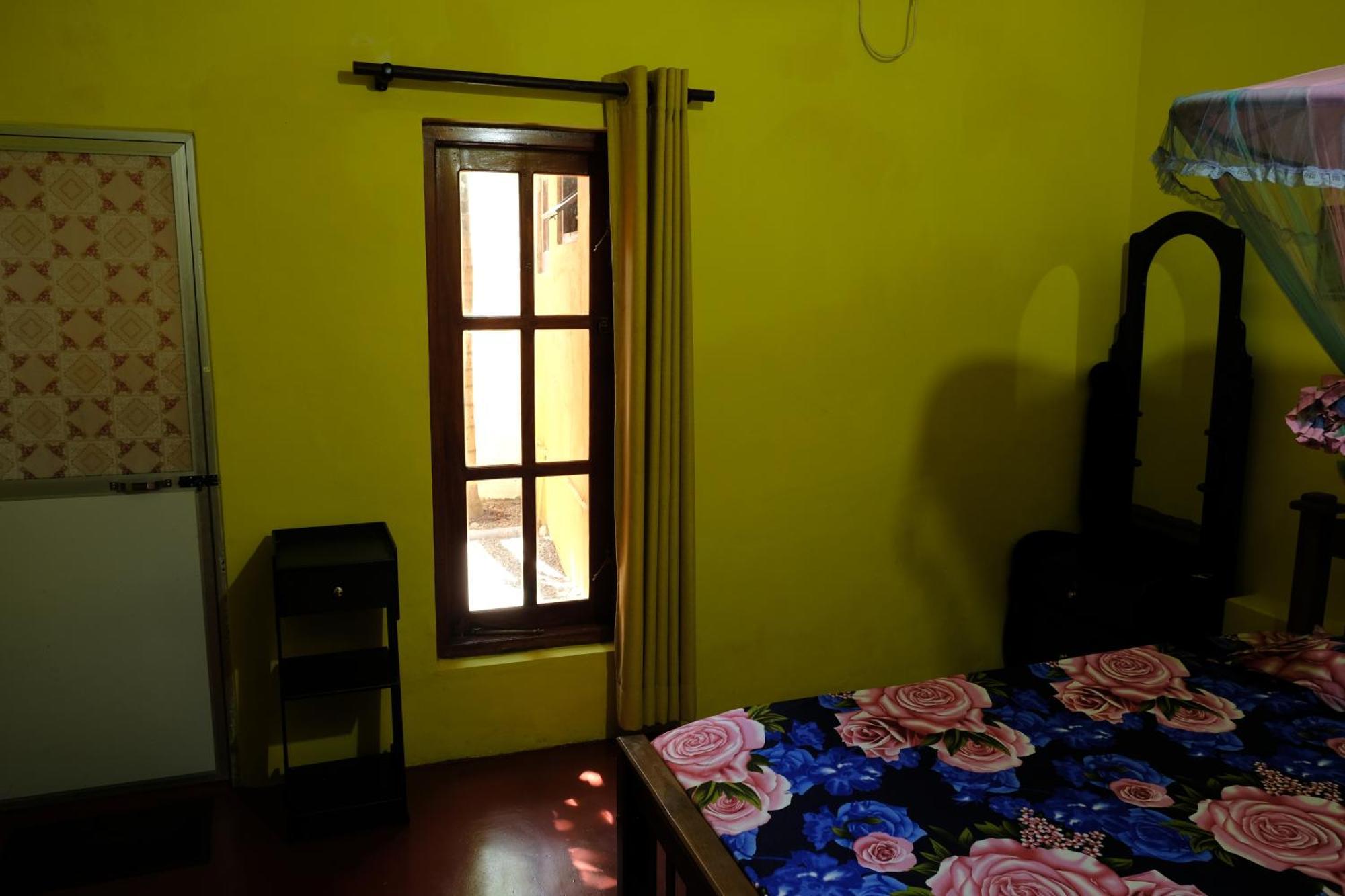 טנגלה Menaka Homestay מראה חיצוני תמונה