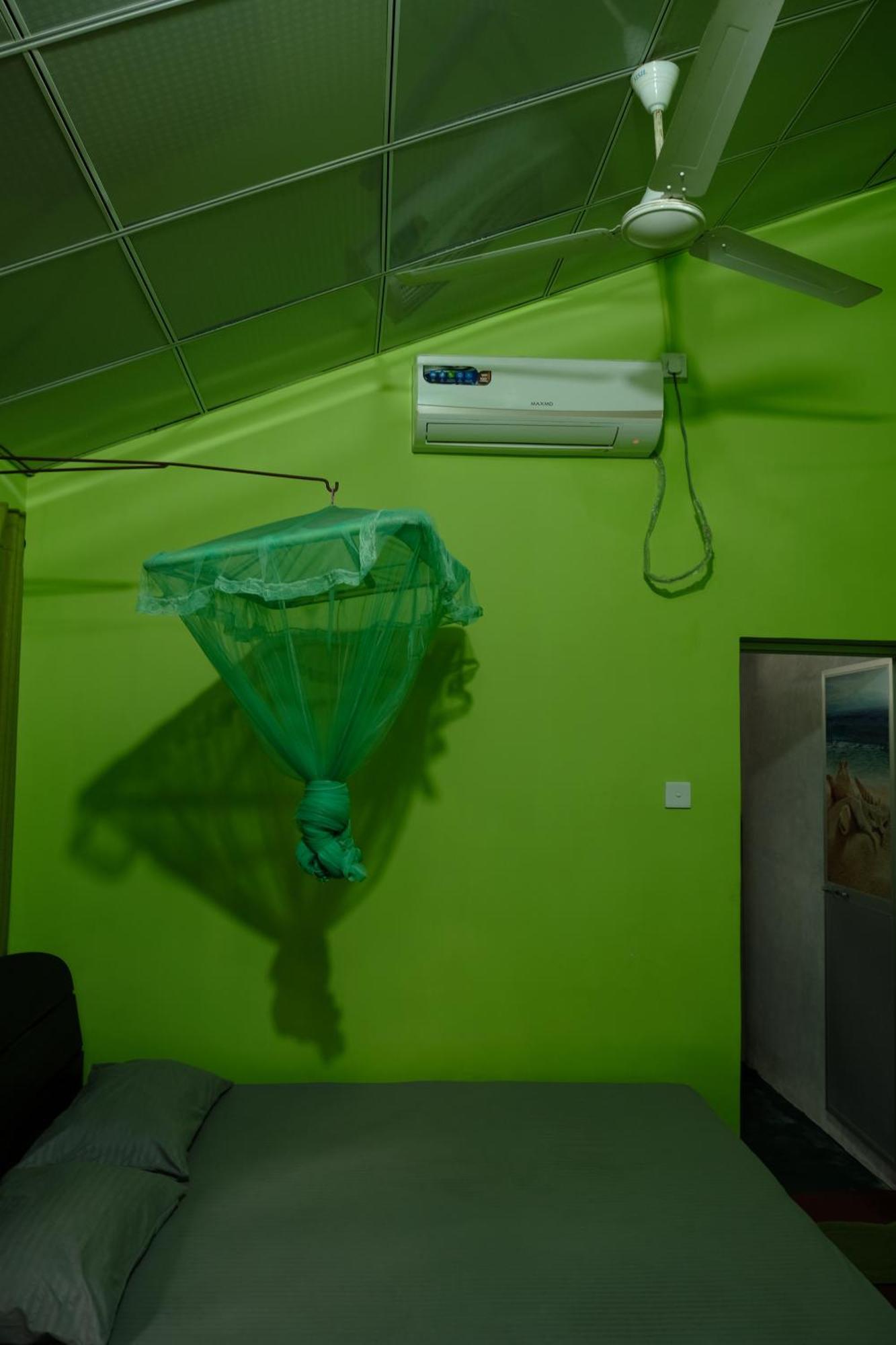 טנגלה Menaka Homestay מראה חיצוני תמונה