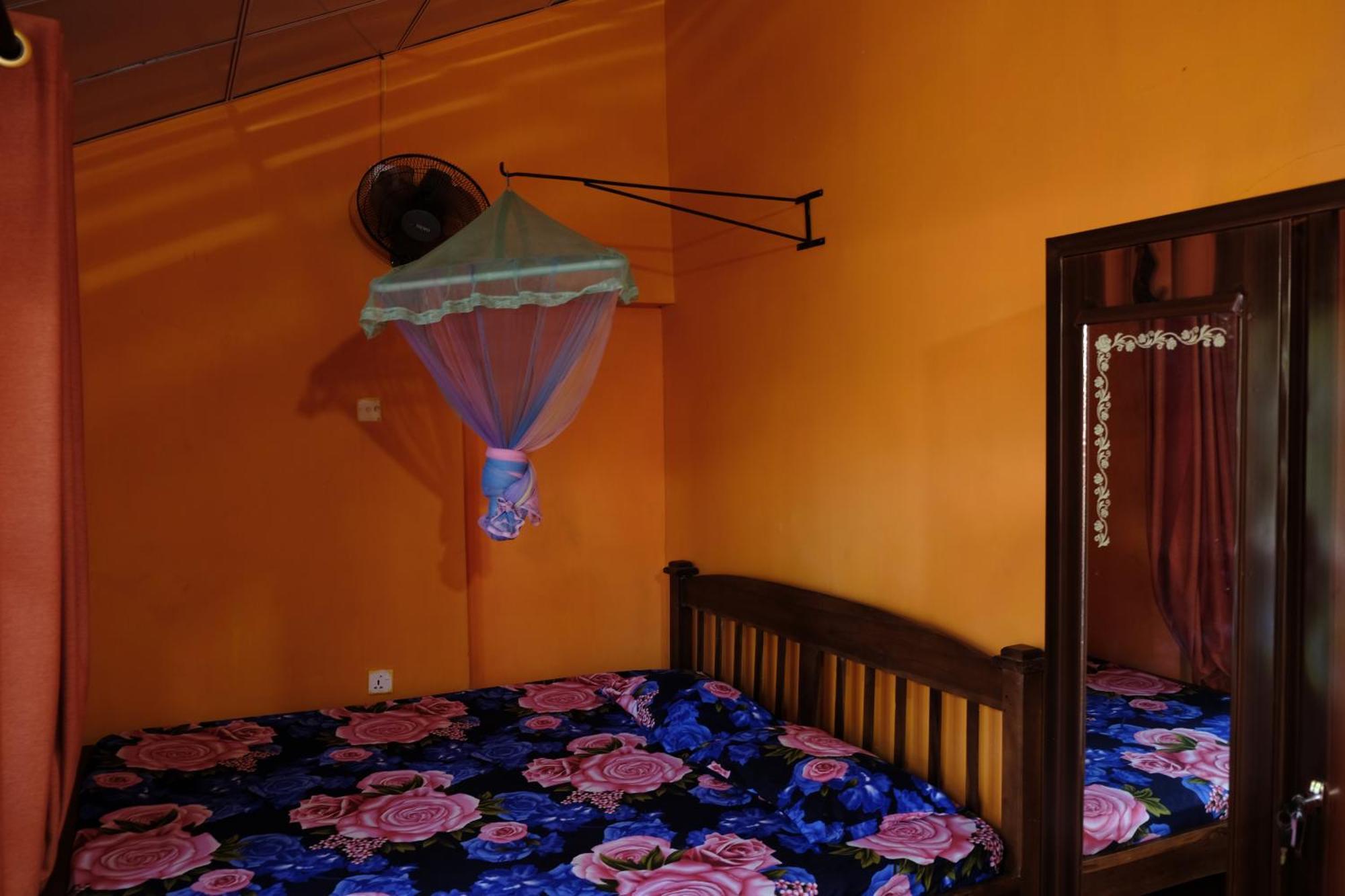 טנגלה Menaka Homestay מראה חיצוני תמונה